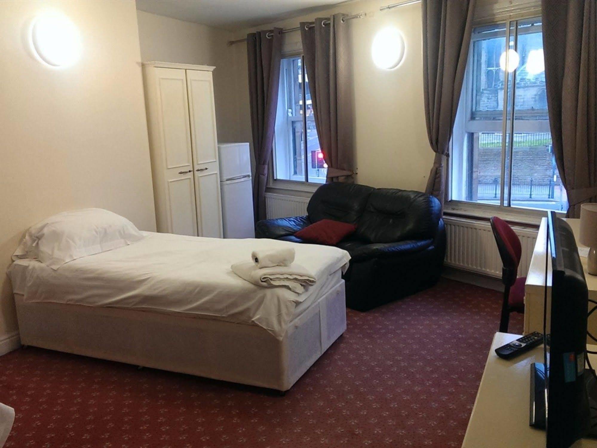 Hotel Huddersfield Zewnętrze zdjęcie